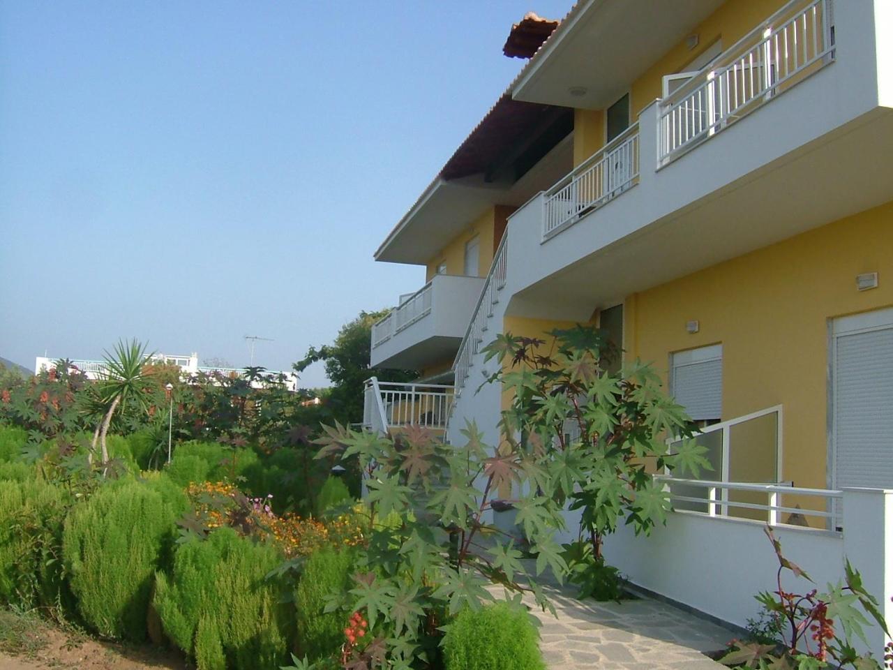 Estelle Hotel Gerakini Exterior foto