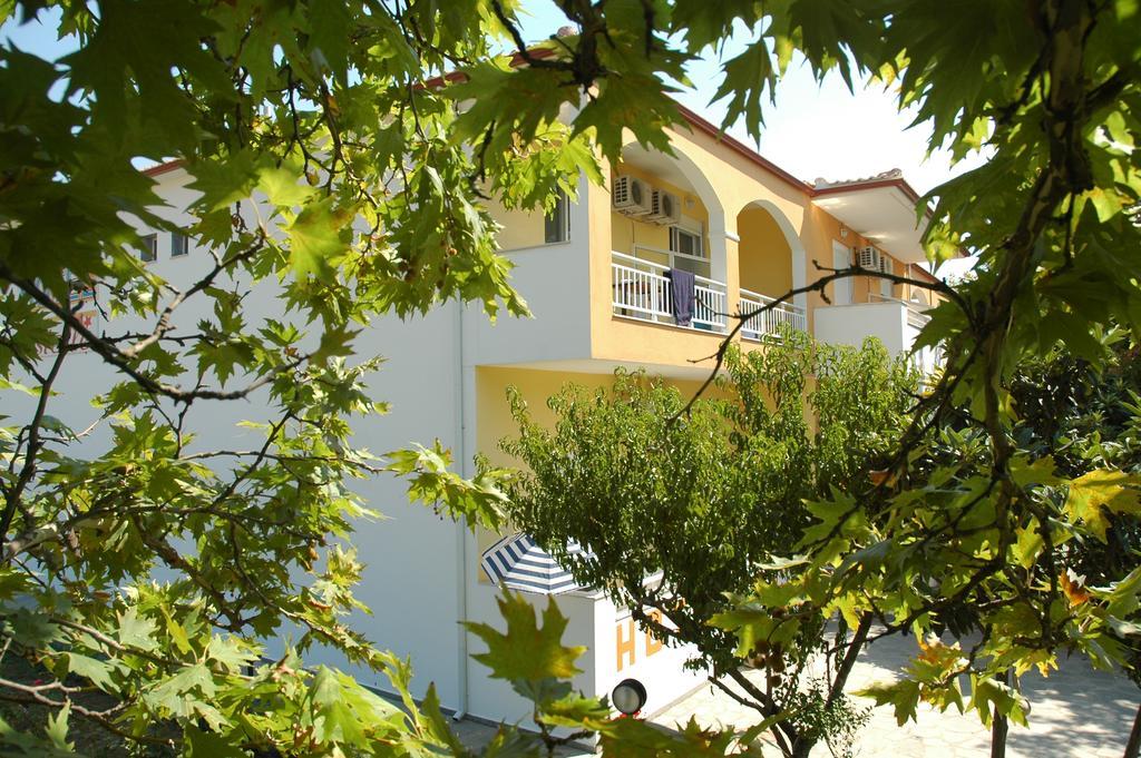 Estelle Hotel Gerakini Exterior foto